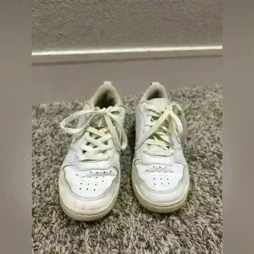 Boys white Nike air sneakers size 4.5